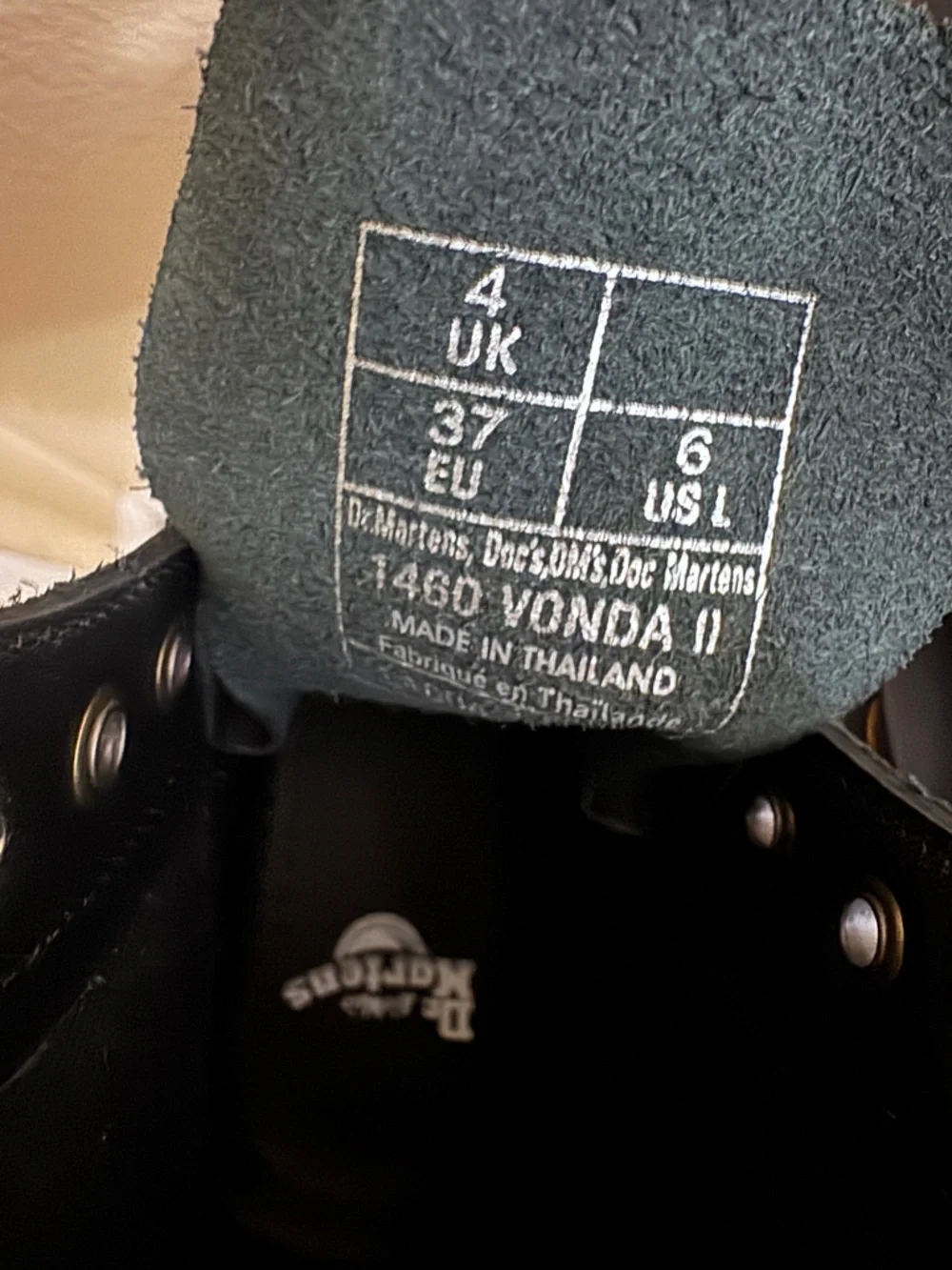 Women DR MARTENS 1469 Vonda II Embroidered floral rose whimsical leather boots 6 - Picture 8 of 9